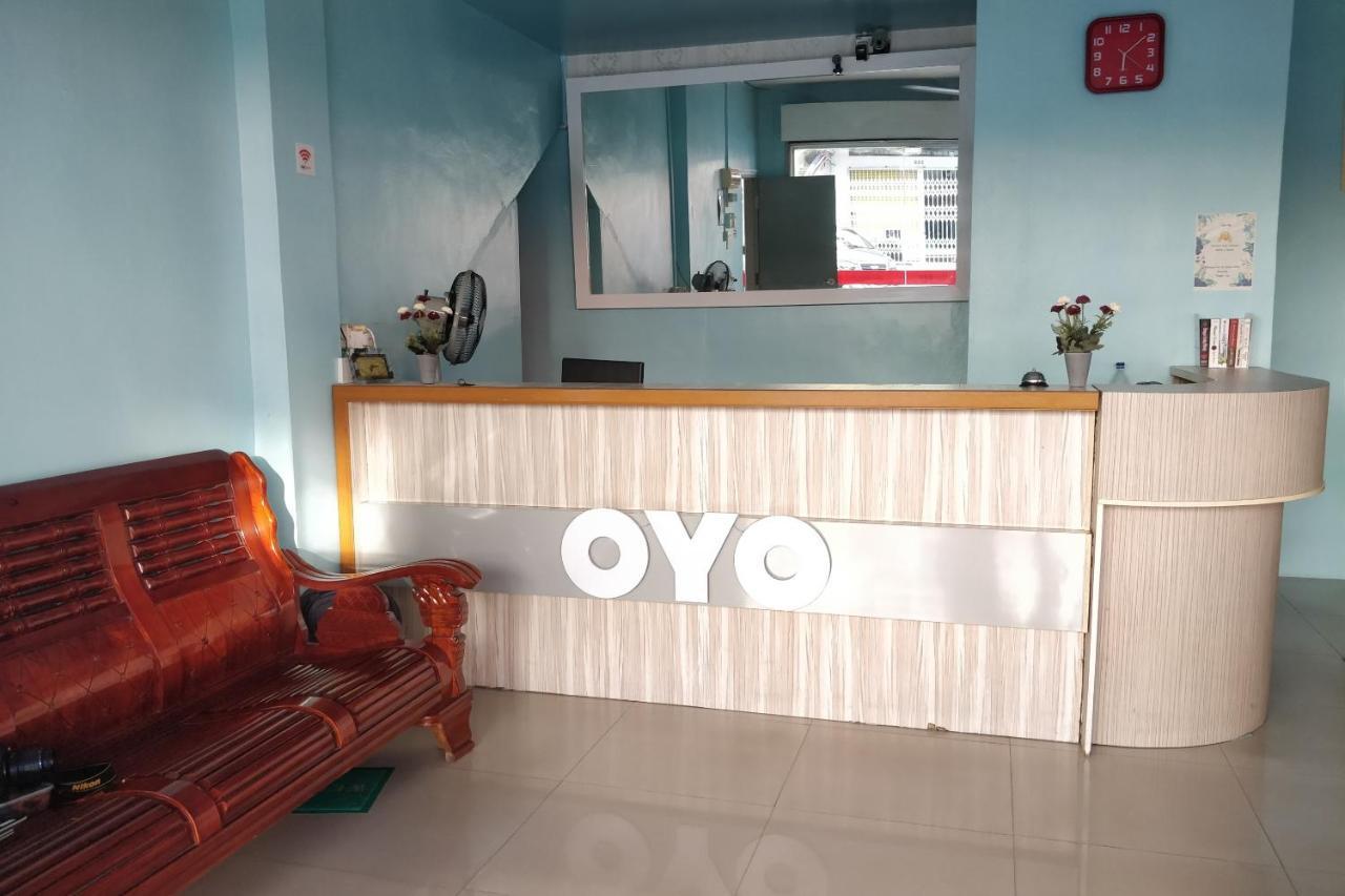 Oyo 89737 Hotel Tishoa Kampong Batu Tiga Ngoại thất bức ảnh