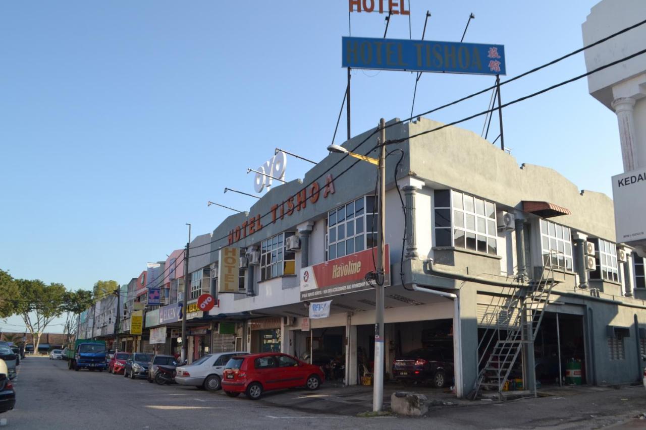 Oyo 89737 Hotel Tishoa Kampong Batu Tiga Ngoại thất bức ảnh